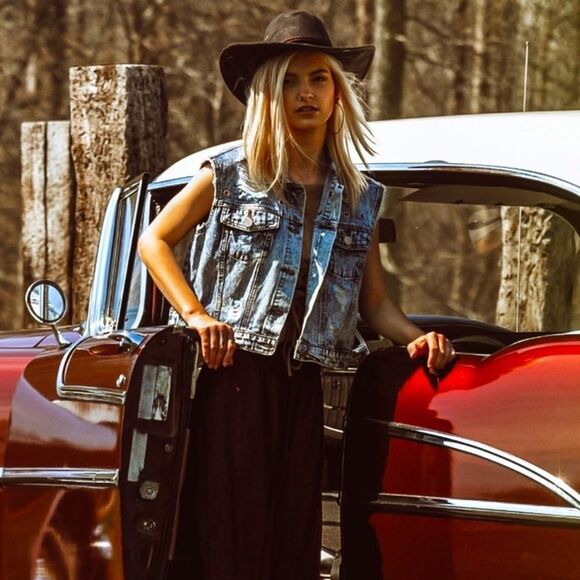 POL Stars & Stripes Distressed Denim Vest - Picture 7 of 14